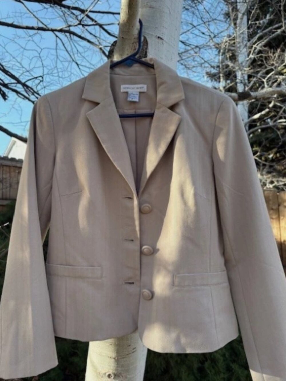 Newport News machine washable beige herringbone pantsuit women’s size S Petite